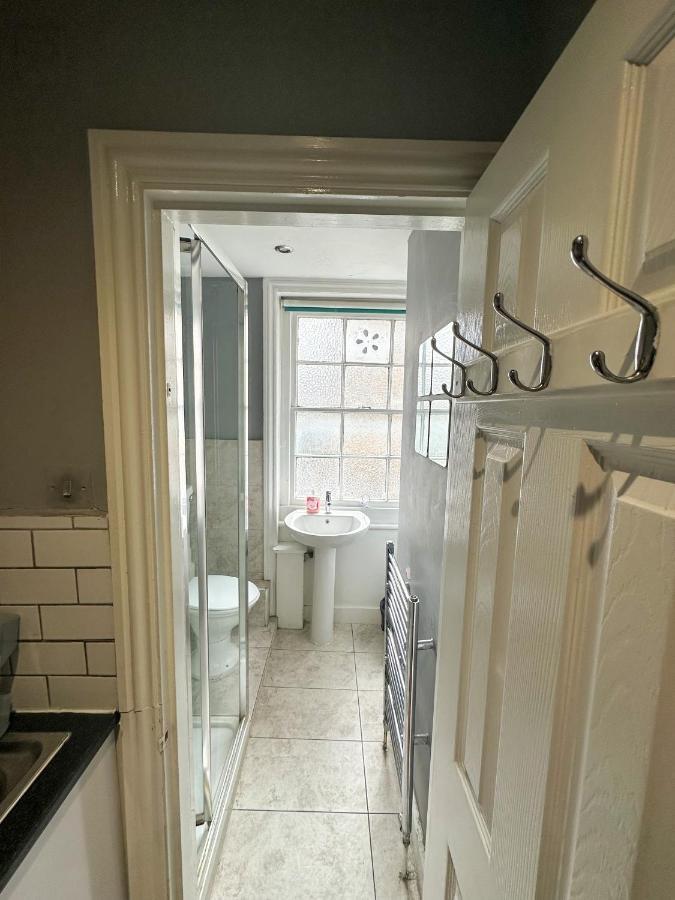 Number 27 Guesthouse Лондон Экстерьер фото