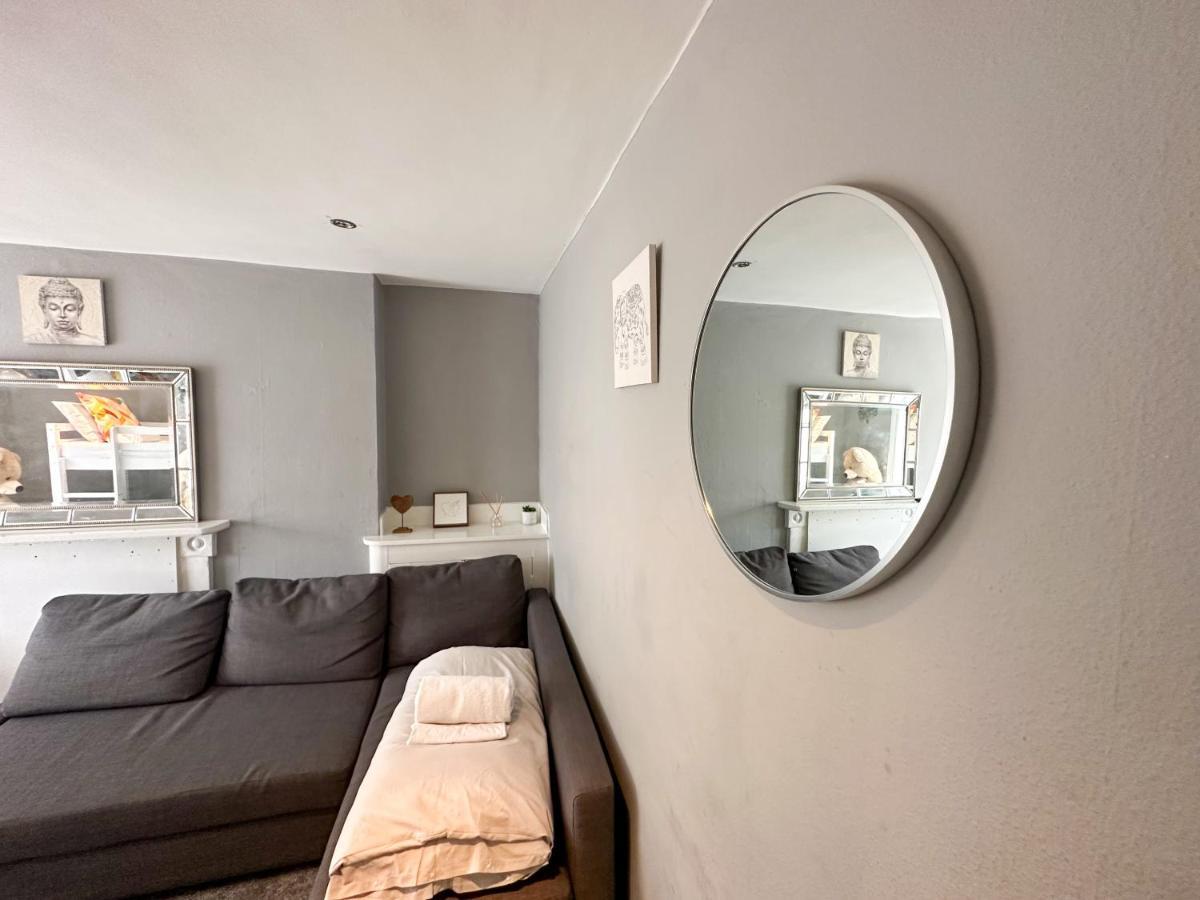Number 27 Guesthouse Лондон Экстерьер фото