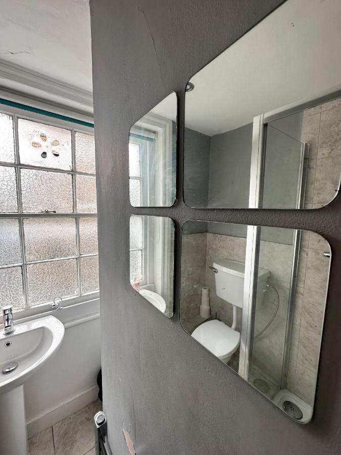 Number 27 Guesthouse Лондон Экстерьер фото