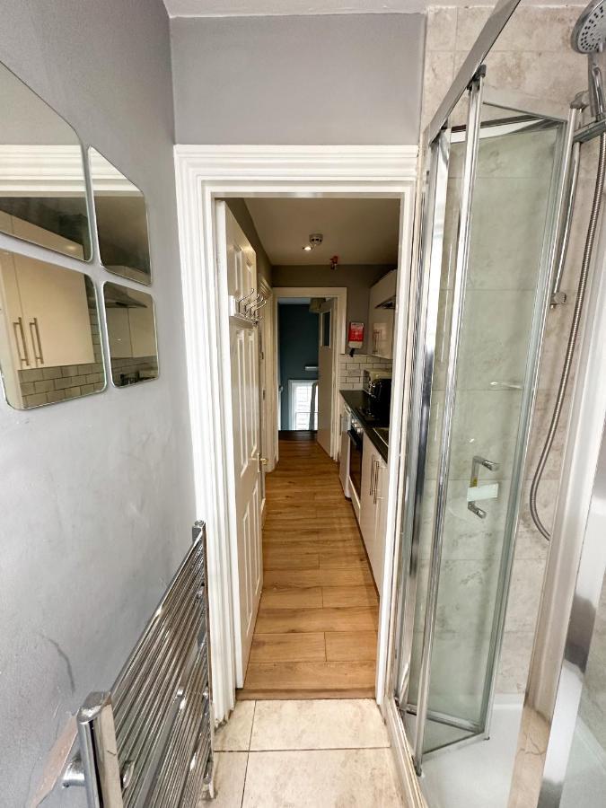 Number 27 Guesthouse Лондон Экстерьер фото